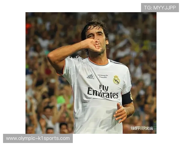 足球场上最深情的球星是谁他的爱情与激情融入每一场比赛