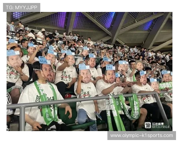 足球球星女儿成小迷妹偶像崇拜引发网友热议背后故事曝光